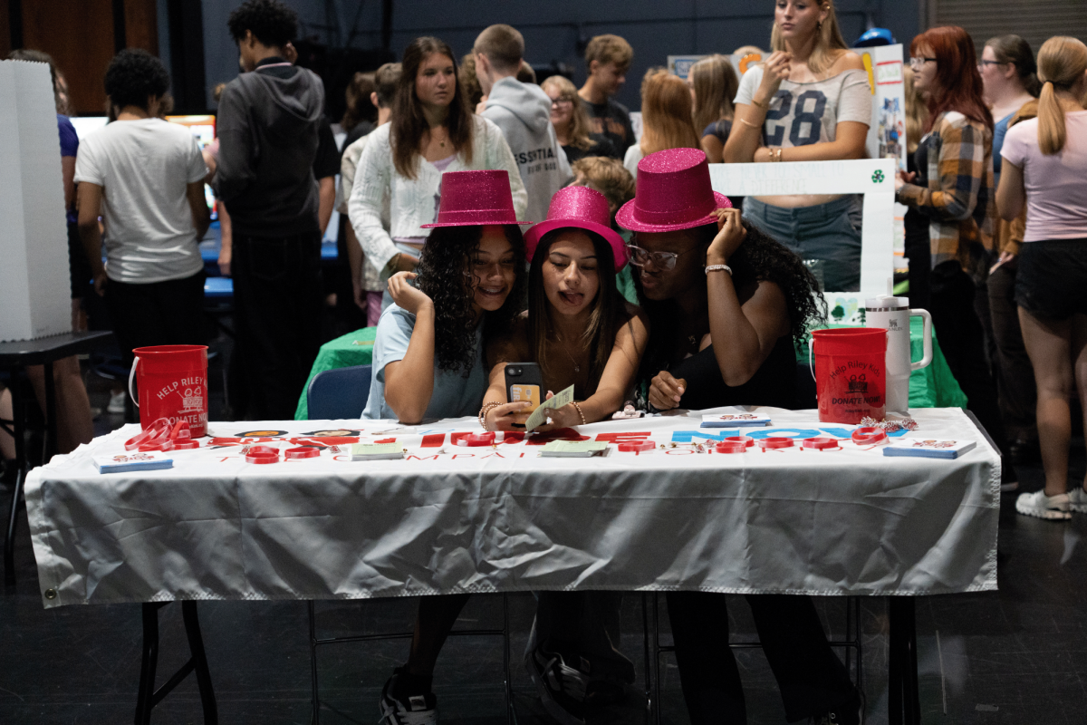 Members of Riley Dance Marathon take a photo.
