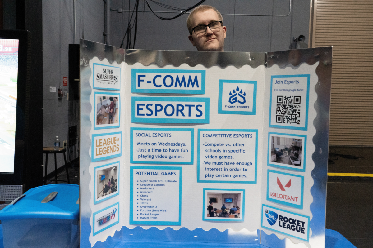 Tyler Hacker of the E-Sports club at the Club Fair.